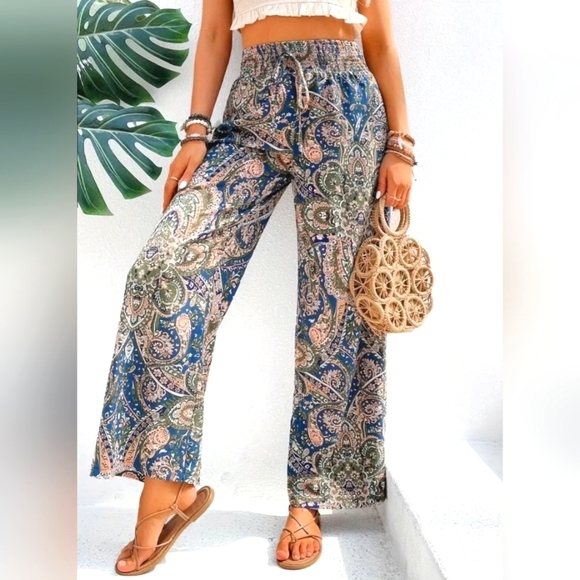 Wide Leg, High Waist, paisley pull on pant, smocked elasticized waist. L 12 -14 - Picture 2 of 4